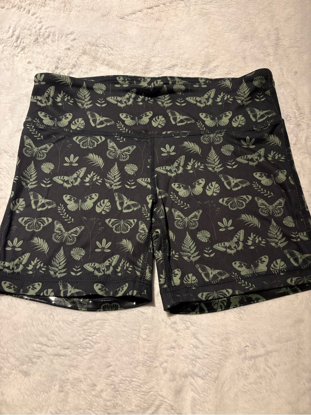 IAB MFG Mid-Rise Women’s Bike Shorts in Olive Butterfly Print - size 6/Small